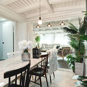 https://hongdae-4bed-room-house.hotelofseoul.com
