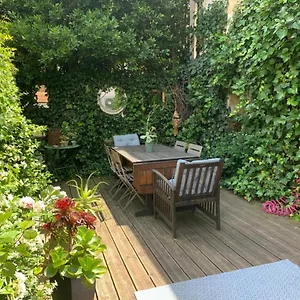 https://appartement-complet-ou-2-chambres-de-charme-en-centre-ville.fr-provencehotel.com