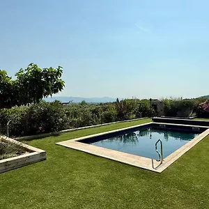 https://une-nuit-en-luberon-et-spa.fr-provencehotel.com